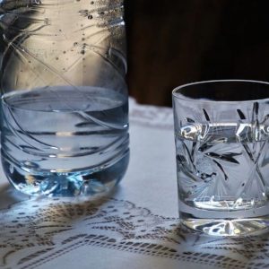 Защо не трябва да пием студена вода и какво може да ни причини