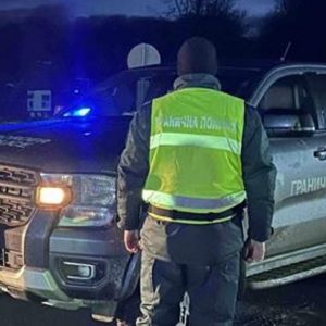 Автобус от Варна за София падна в дере