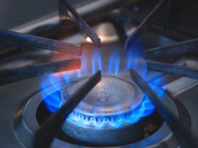 Предлагат поевтиняване на природния газ през септември