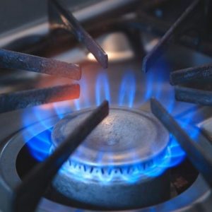 Предлагат поевтиняване на природния газ през септември